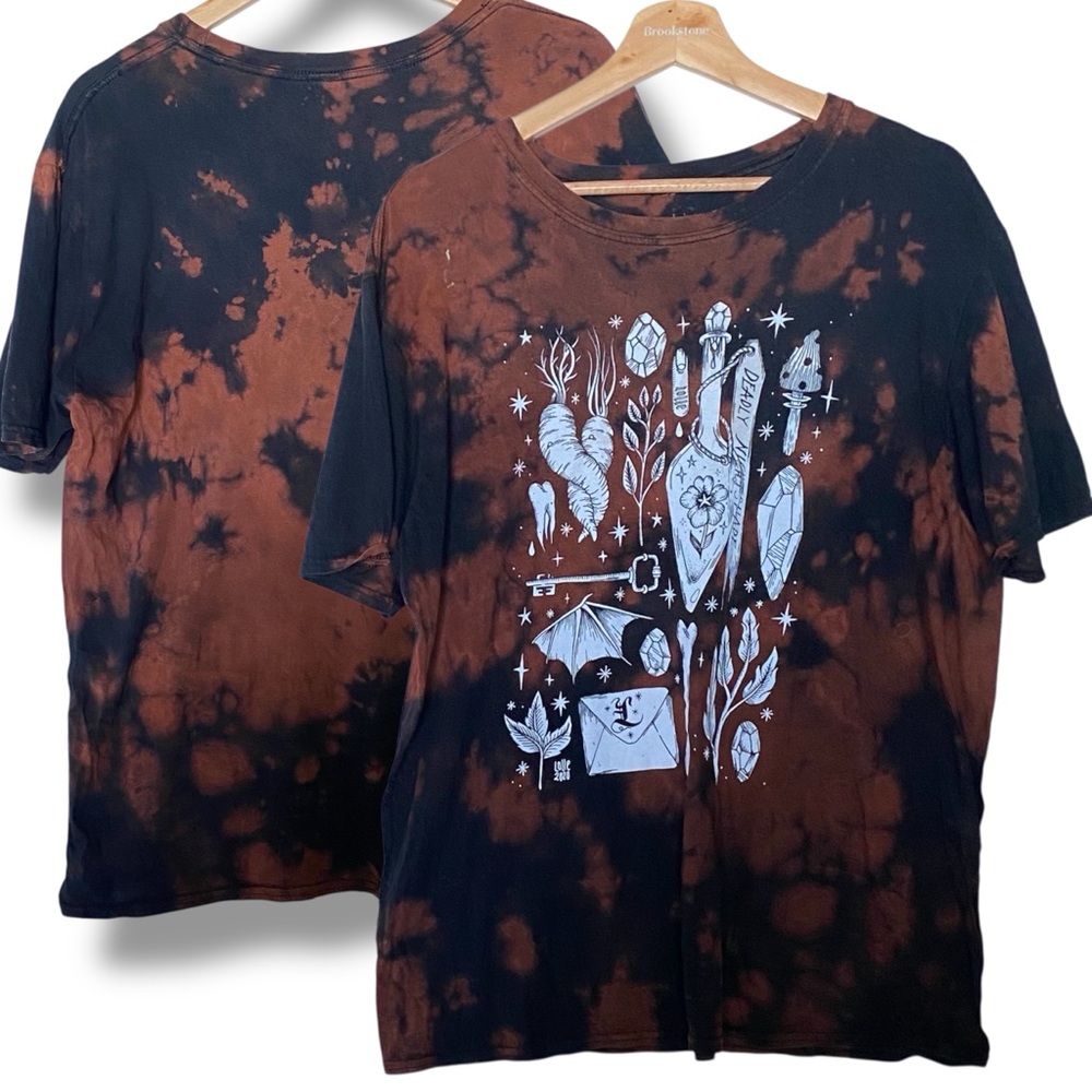Hot Topic | Lolle Oddities Men's Custom Bleached Short-Sleeve Tee